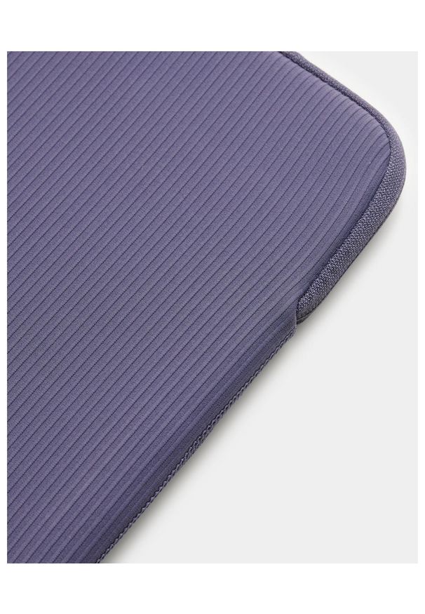 Wsuwka Trunk Ribbed Velvet do MacBook Air 15'' blueberry