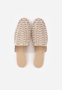 Born2be - Beżowe Klapki Mule z Ażurową Cholewką Szydełkową Civeza. Okazja: na co dzień. Kolor: beżowy. Materiał: jeans, len. Wzór: ażurowy. Sezon: lato. Styl: casual #8