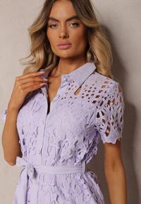 Renee - Fioletowa Koszulowa Sukienka Midi z Ażurowym Zdobieniem Tatrasi. Kolor: fioletowy. Materiał: koronka, materiał. Długość rękawa: krótki rękaw. Wzór: aplikacja, ażurowy. Typ sukienki: koszulowe. Długość: midi #4