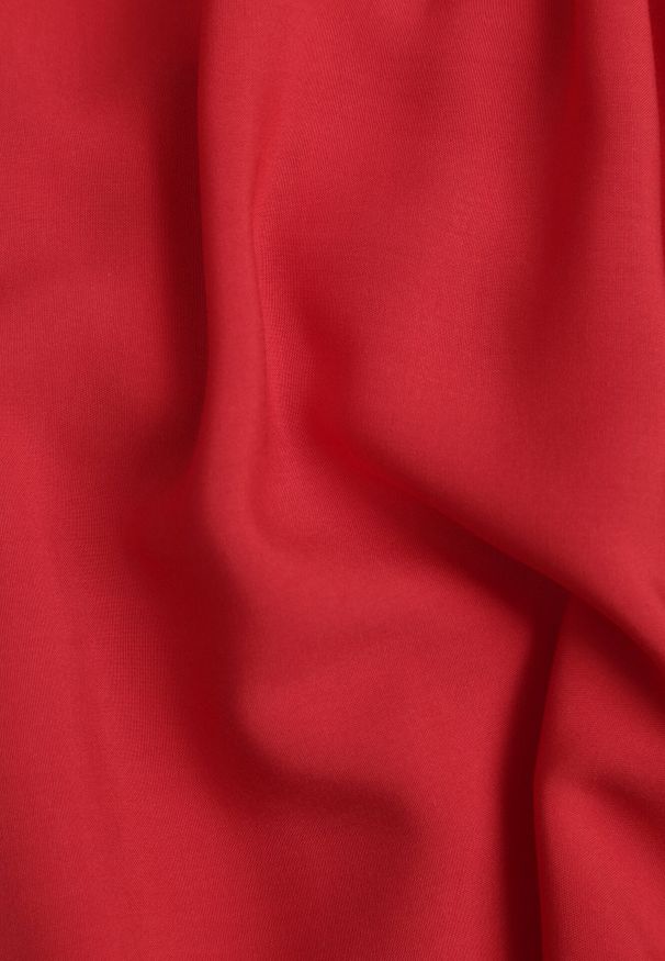 Born2be - Czerwona Sukienka z Wiskozy i Kwadratowym Dekoltem Devalin. Okazja: na co dzień. Typ kołnierza: dekolt kwadratowy. Kolor: czerwony. Materiał: wiskoza. Długość rękawa: krótki rękaw. Styl: elegancki, casual