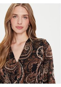 Guess Sukienka codzienna W5BK53 W2770 Brązowy Regular Fit. Okazja: na co dzień. Kolor: brązowy. Materiał: syntetyk. Typ sukienki: proste. Styl: casual