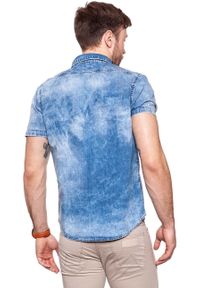 Lee - KOSZULA MĘSKA KRÓTKI RĘKAW RĘKAW LEE BUTTON DOWN SHIRT DAYLIGHT BLAZE L886PGRS. Typ kołnierza: button down. Materiał: jeans. Długość rękawa: krótki rękaw. Długość: krótkie #8