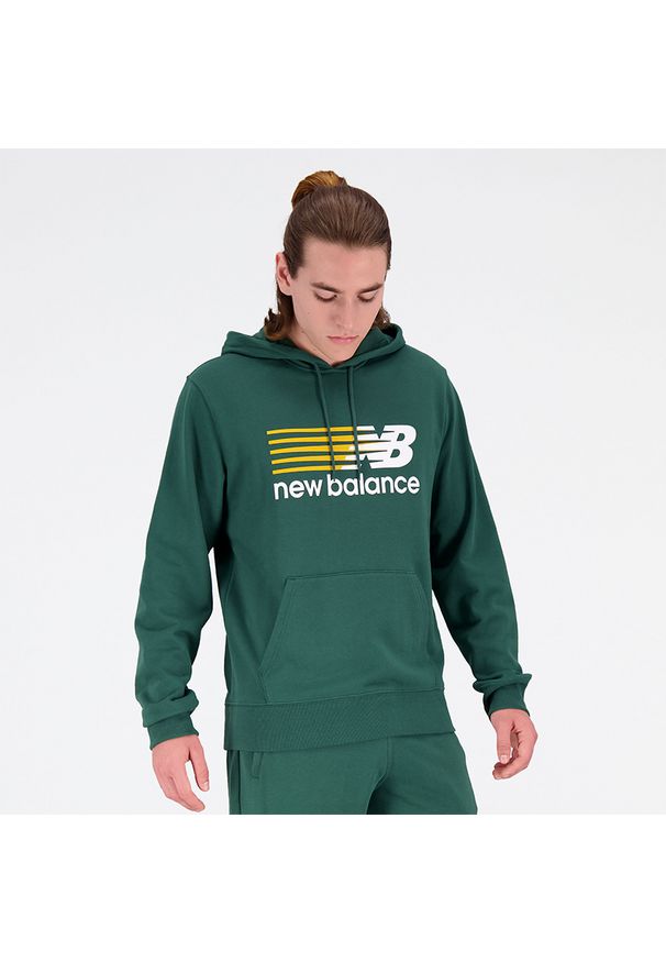 Bluza męska New Balance MT23902NWG – zielona. Typ kołnierza: kaptur. Kolor: zielony. Materiał: dresówka, materiał, poliester, prążkowany, bawełna. Wzór: napisy