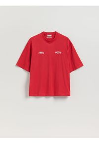 Reserved - T-shirt loose z nadrukiem - intenstywna czerwień. Kolor: czerwony. Materiał: bawełna, dzianina. Wzór: nadruk
