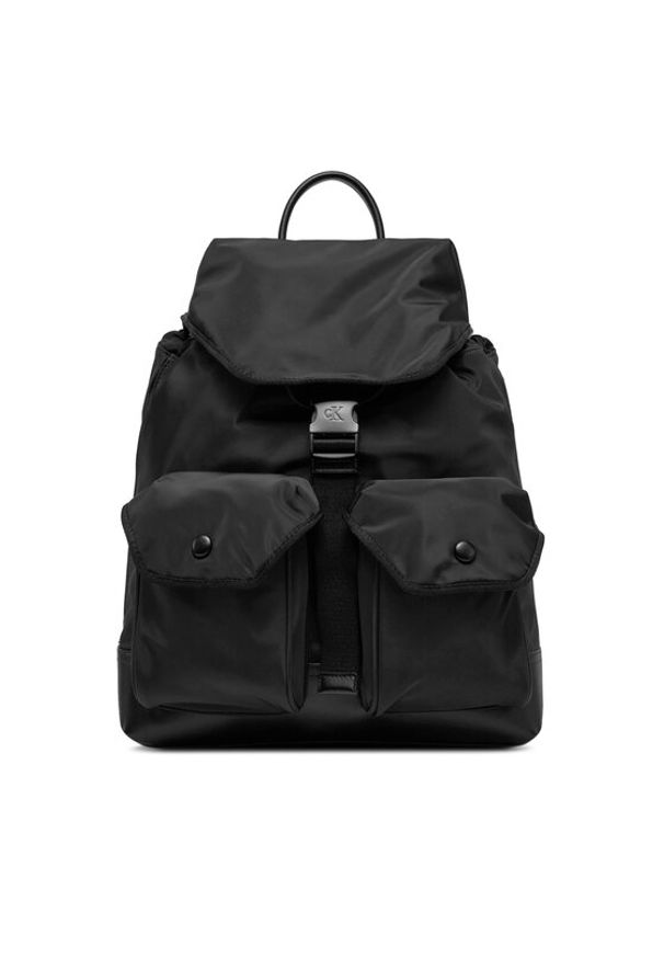 Calvin Klein Jeans Plecak Speed Clip Ut Flap Backpack35 Ny K50K513022 Czarny. Kolor: czarny. Materiał: materiał