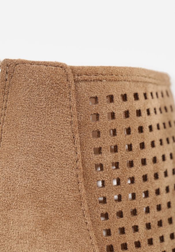 Born2be - Ciemnobeżowe Ażurowe Sandały Vices na Obcasie Felileva. Okazja: na spotkanie biznesowe. Nosek buta: otwarty. Kolor: beżowy. Wzór: ażurowy. Sezon: lato. Obcas: na obcasie. Styl: biznesowy, klasyczny. Wysokość obcasa: średni