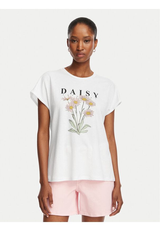 only - ONLY T-Shirt Jany 15372108 Biały Regular Fit. Kolor: biały. Materiał: syntetyk