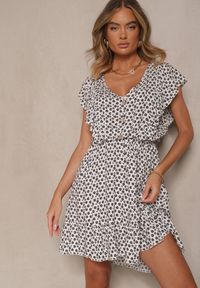 Renee - Biała Sukienka z Bawełny o Rozkloszowanym Kroju z Falbanami Tessamay. Kolor: biały. Materiał: bawełna. Sezon: lato #5