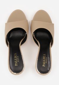 Born2be - Ciemnobeżowe Klapki na Szpilce w Klasycznym Stylu Vilinesha. Okazja: na co dzień. Kolor: beżowy. Materiał: jeans. Obcas: na szpilce. Styl: klasyczny #9