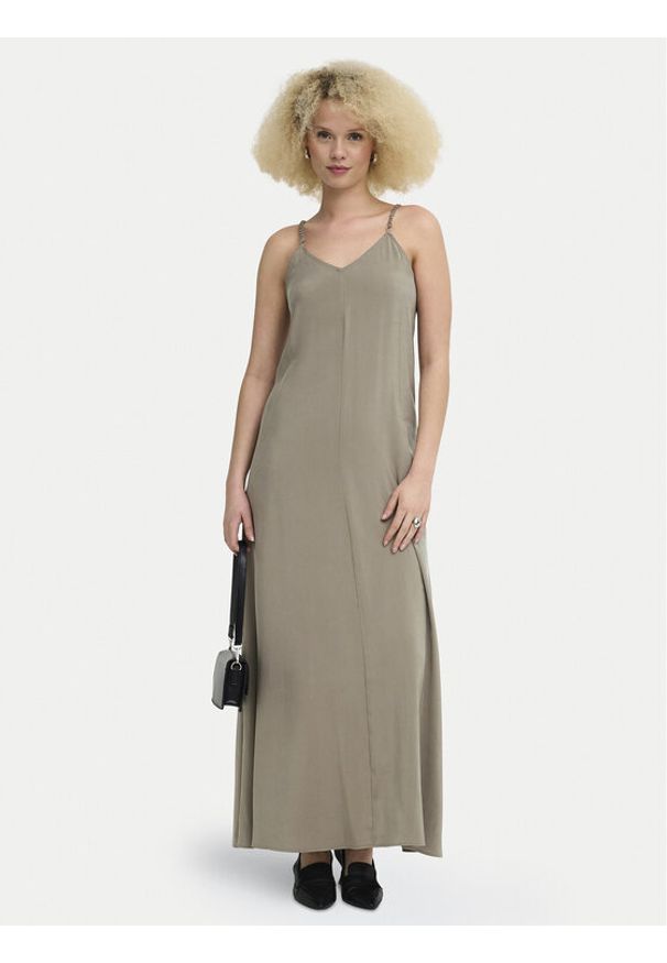 only - ONLY Sukienka letnia Madeli 15371094 Beżowy ciemny Regular Fit. Kolor: beżowy. Materiał: wiskoza. Sezon: lato