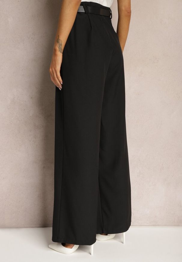 Renee - Czarne Spodnie Palazzo High Waist z Szerokimi Nogawkami i Paskiem z Metalową Klamrą Oinna. Okazja: na co dzień, do pracy. Stan: podwyższony. Kolor: czarny. Styl: klasyczny, elegancki, casual