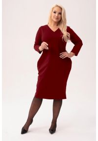 Moda Size Plus Iwanek - Bordowa dresowa sukienka Emily PLUS SIZE XXL OVERSIZE JESIEŃ. Okazja: na co dzień. Kolekcja: plus size. Kolor: czerwony. Materiał: dresówka. Sezon: jesień. Typ sukienki: oversize, dla puszystych. Styl: casual, klasyczny, elegancki. Długość: midi #1