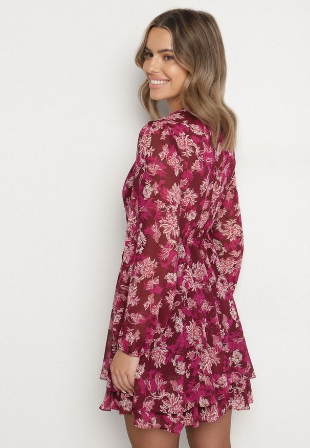 Born2be - Bordowa Kopertowa Sukienka w Kwiaty z Bufiastymi Rękawami Zavea. Okazja: na randkę, na co dzień. Typ kołnierza: dekolt w serek. Kolor: czerwony. Materiał: poliester. Wzór: kwiaty. Typ sukienki: kopertowe. Styl: casual, elegancki