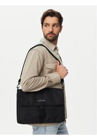 Calvin Klein Saszetka Bold Laptop Sleeve W/ Strap (Nyl LV04D1222G Czarny. Kolor: czarny. Materiał: skóra #1
