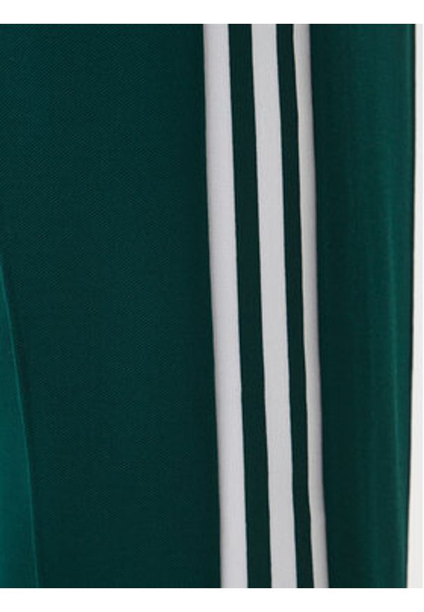 Adidas - adidas Spodnie dresowe Beckenbauer JV7395 Zielony Regular Fit. Kolor: zielony. Materiał: syntetyk, bawełna