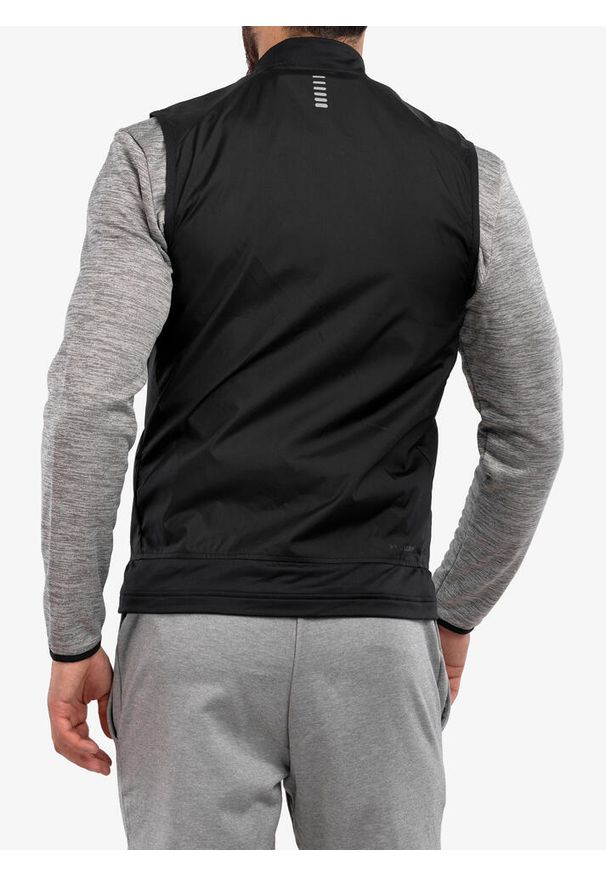 Under Armour - Kamizelka męski Run Insulate Vest - czarny. Kolor: czarny. Sport: bieganie