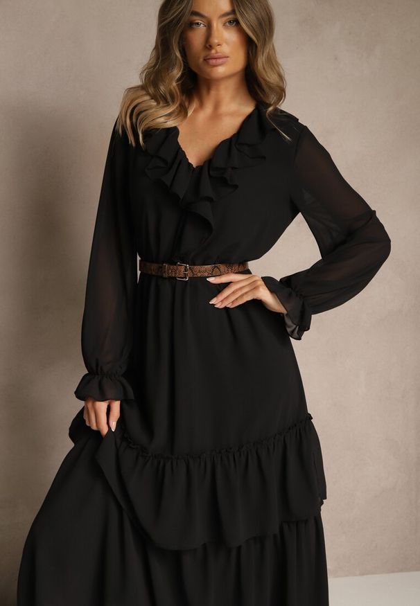 Renee - Czarna Rozkloszowana Sukienka VICES z Falbanami i Transparentnymi Rękawami Aruvite. Typ kołnierza: dekolt w serek. Kolor: czarny