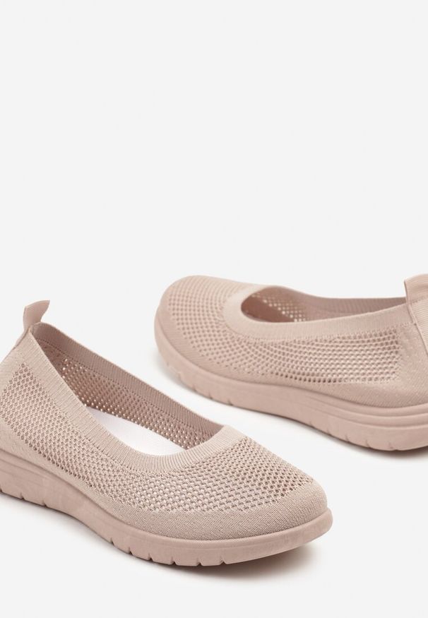 Renee - Różowe Tenisówki z Elastyczną Cholewką Avisine. Okazja: na co dzień. Kolor: różowy. Materiał: jeans. Szerokość cholewki: normalna. Styl: casual