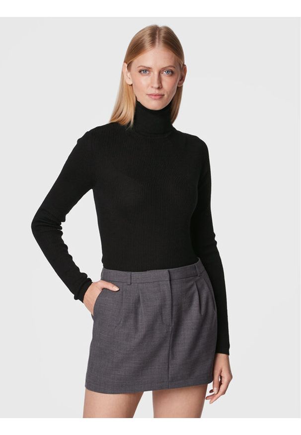 Herskind Golf Bob 4528825 Czarny Slim Fit. Typ kołnierza: golf. Kolor: czarny. Materiał: wełna