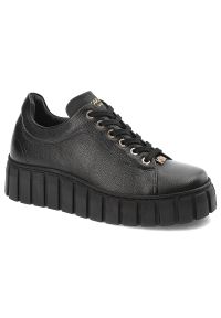 Czarne Sneakersy Karino Modne Skórzane Obuwie Damskie. Okazja: na co dzień, na spacer. Kolor: czarny. Materiał: skóra. Szerokość cholewki: normalna. Sport: turystyka piesza