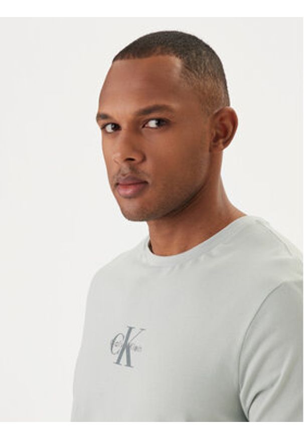 Calvin Klein Jeans T-Shirt LV04RB866G Zielony Regular Fit. Kolor: zielony. Materiał: bawełna