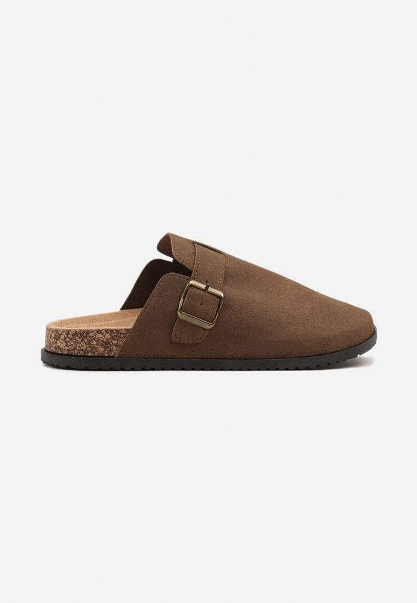 Born2be - Brązowe Klapki w Stylu Chodaków z Klamrami Uliadriela. Okazja: na co dzień, na imprezę, na spacer. Kolor: brązowy. Materiał: jeans. Sezon: lato. Styl: klasyczny, casual