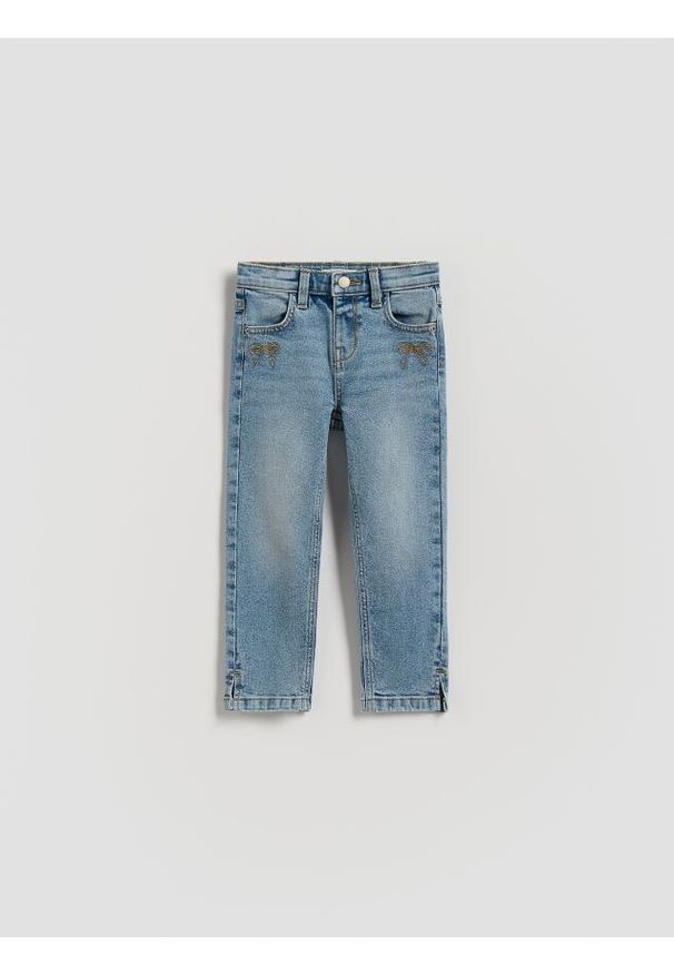 Reserved - Jeansy slim z haftem - niebieski. Kolor: niebieski. Materiał: jeans. Wzór: haft
