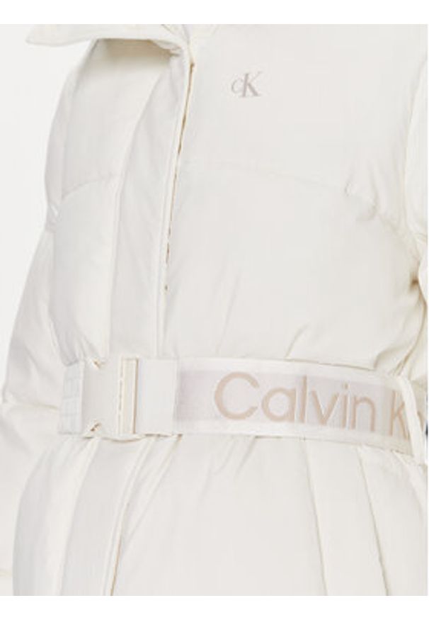 Calvin Klein Jeans Kurtka zimowa J20J221896 Écru Regular Fit. Materiał: syntetyk. Sezon: zima