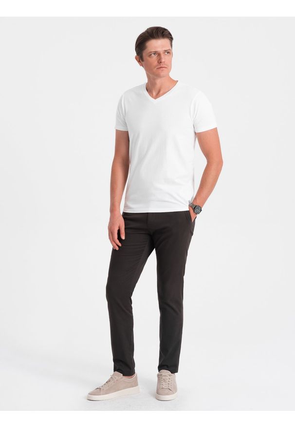 Ombre Clothing - Klasyczna męska bawełniana koszulka z dekoltem w serek BASIC - biała V4 OM-TSBS-0145 - XXL. Typ kołnierza: dekolt w serek. Kolor: biały. Materiał: bawełna. Styl: klasyczny