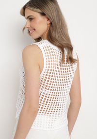 Born2be - Biały Ażurowy Top w Stylu Szydełkowym Maloetti. Kolor: biały. Materiał: jeans. Wzór: ażurowy. Sezon: lato. Styl: elegancki #2
