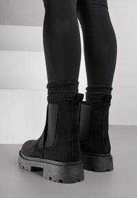 Renee - Czarne Botki Sztyblety z Imitacji Zamszu na Grubej Podeszwie Gosoga. Okazja: na co dzień. Kolor: czarny. Materiał: zamsz. Styl: elegancki, casual