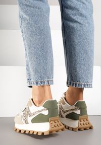 Renee - Beżowe Sneakersy Ozdobione Geometrycznym Motywem Annerie. Okazja: na co dzień. Kolor: beżowy. Materiał: jeans. Wzór: aplikacja, geometria #4