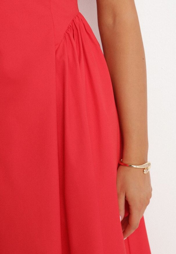 Born2be - Czerwona Bawełniana Sukienka o Rozkloszowanym Kroju Halowena. Okazja: na co dzień, na spacer. Kolor: czerwony. Materiał: bawełna. Typ sukienki: proste. Styl: casual