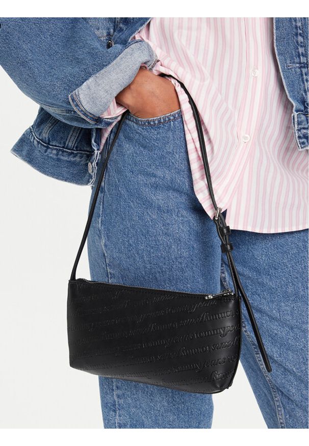 Tommy Jeans Torebka Tjw Must Aop Shoulder Bag AW0AW17867 Czarny. Kolor: czarny. Materiał: skórzane