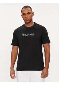 Calvin Klein T-Shirt Degrade Logo K10K112501 Czarny Regular Fit. Kolor: czarny. Materiał: bawełna