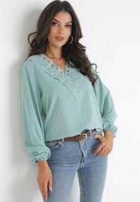 Born2be - Miętowa Bluzka z Koronką i Tkaniną Plumeti Manthe. Kolor: miętowy. Materiał: tkanina, koronka. Długość rękawa: długi rękaw. Długość: długie. Wzór: koronka #4