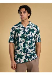 Sinsay - Wiskozowa koszula z krótkim rękawem - zielony. Kolor: zielony. Materiał: wiskoza. Długość rękawa: krótki rękaw. Długość: krótkie #1