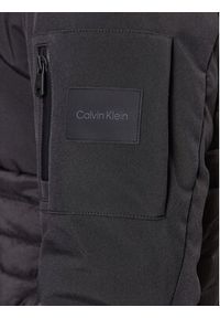 Calvin Klein Kurtka bomber K10K111802 Czarny Regular Fit. Kolor: czarny. Materiał: syntetyk #4