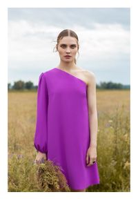 Makover - K081 Sukienka na jedno ramię - lawendowa. Kolor: fioletowy