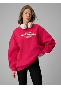 4f - 4F Bluza dresowa oversize bez kaptura damska - różowa XS. Okazja: na co dzień, do domu. Typ kołnierza: bez kaptura. Kolor: różowy. Materiał: dresówka. Wzór: nadruk. Styl: casual #1