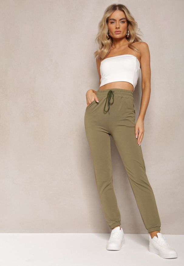 Renee - Zielone Spodnie Dresowe High Waist Wiązane w Talii Elvima. Okazja: na co dzień. Stan: podwyższony. Kolor: zielony. Materiał: dresówka. Styl: casual
