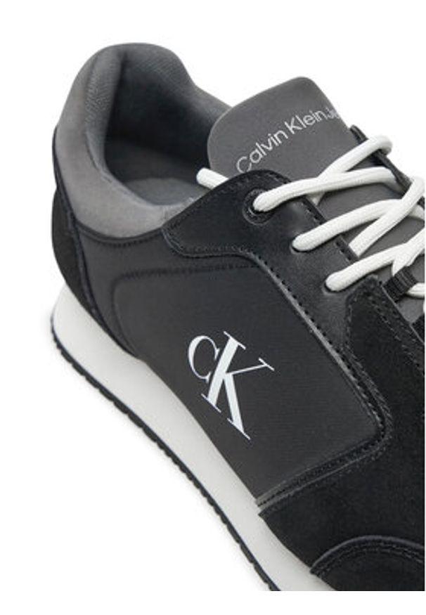 Calvin Klein Jeans Sneakersy Retro Sock Runner Mg Wmm YM0YM01152 Czarny. Kolor: czarny. Materiał: skóra