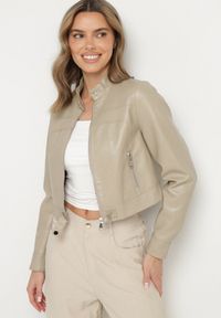 Born2be - Ciemnobeżowa Kurtka Ramoneska w Motocyklowym Stylu z Klamerką Terlia. Okazja: na co dzień. Kolor: beżowy. Materiał: jeans, poliester. Styl: casual, klasyczny
