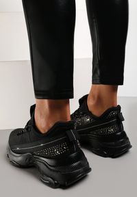 Renee - Czarne Sneakersy Pherinna. Wysokość cholewki: przed kostkę. Kolor: czarny. Materiał: materiał, guma. Szerokość cholewki: normalna. Obcas: na platformie #5