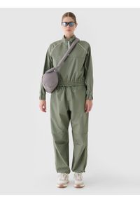 4f - 4F Kurtka przejściowa cropped ze stójką damska - oliwkowa/khaki XXL. Okazja: na co dzień. Typ kołnierza: kołnierzyk stójkowy. Kolor: oliwkowy, brązowy, wielokolorowy. Materiał: dzianina, materiał, bawełna, tkanina. Długość rękawa: raglanowy rękaw. Długość: krótkie. Styl: sportowy, casual