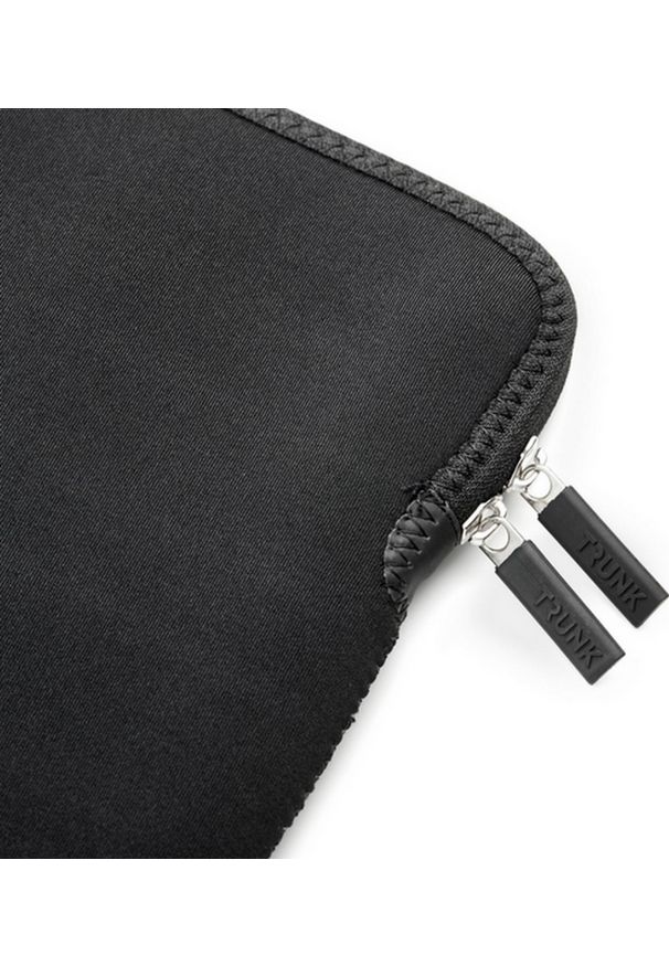 Etui Trunk Neoprene Sleeve do MacBook 15'' (black). Materiał: nylon. Styl: elegancki, casual