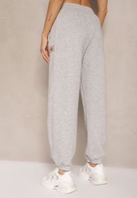 Renee - Jasnoszare Spodnie Dresowe Joggery z Bawełny Falaniela. Okazja: na co dzień. Kolor: szary. Materiał: bawełna, dresówka. Styl: casual, elegancki #4