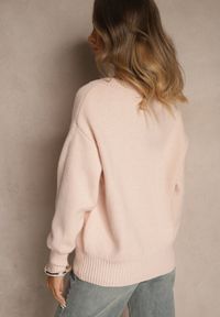 Renee - Różowy Sweter z Kaszmirem i Trójkątnym Dekoltem Plenne. Kolor: różowy. Materiał: kaszmir. Styl: klasyczny