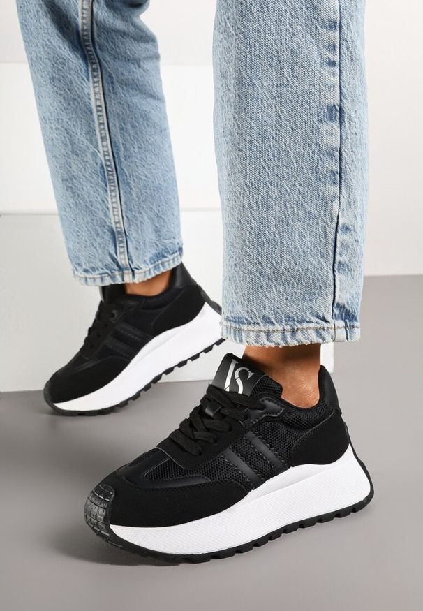 Born2be - Czarne Sneakersy Vices na Grubej Podeszwie Ozdobione Paskami Seloriel. Okazja: na co dzień. Zapięcie: pasek. Kolor: czarny. Wzór: aplikacja