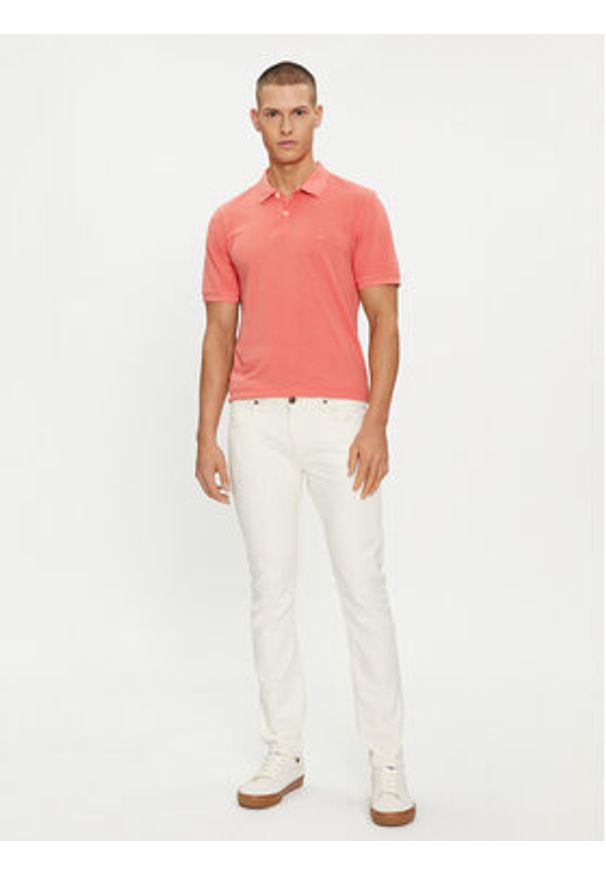 Lee Polo 112349955 Czerwony Regular Fit. Typ kołnierza: polo. Kolor: czerwony. Materiał: bawełna